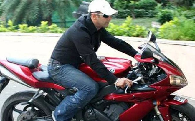 Red Yamaha R1 - Salman Khan